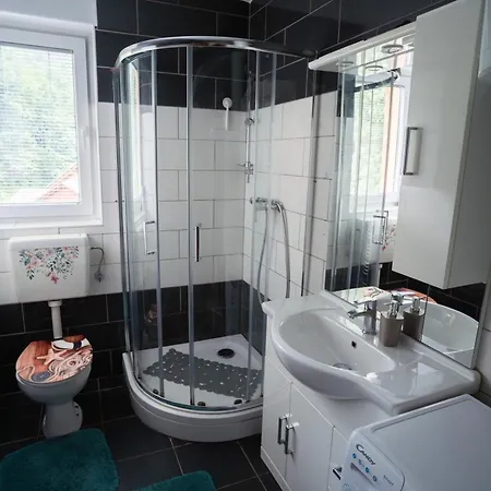 Hisa Pod Veliko Planino