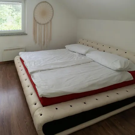 Hisa Pod Veliko Planino Stahovica