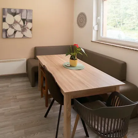 Hisa Pod Veliko Planino Stahovica