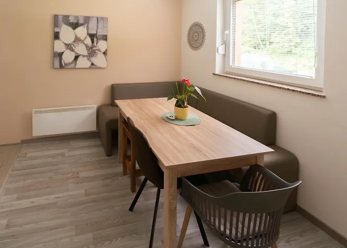 Hisa Pod Veliko Planino Stahovica